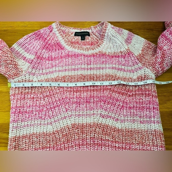 Banana Republic Womens Small Pink Spacedye Cropped Sweater Scoop Neck Ribbed - Picture 6 of 9